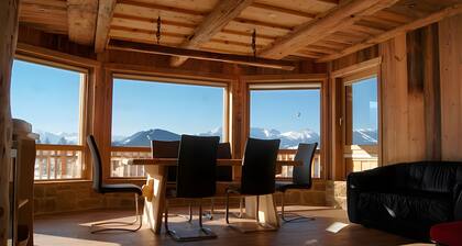 Chalet 'Alpenchalets Weissenbacher-Fuchsbau' con vistas a la montaña, terraza y Wi-Fi