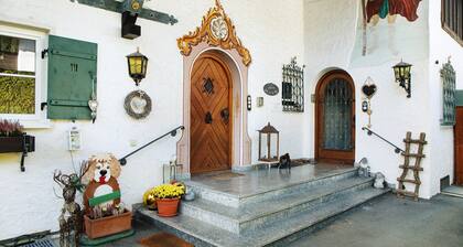 Holiday Home 'Alpen Lodge' with Mountain View, Private Terrace and Wi-Fi