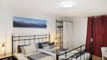 3 bedrooms, iron/ironing board, free WiFi, bed sheets