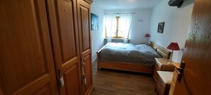 2 camere, ferro/asse da stiro, Wi-Fi gratuito, lenzuola