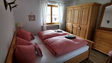 2 Schlafzimmer, Bügeleisen/Bügelbrett, kostenloses WLAN, Bettwäsche