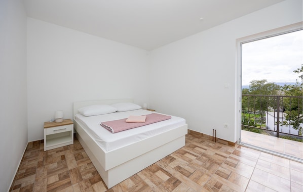 1 bedroom, iron/ironing board, travel crib, free WiFi