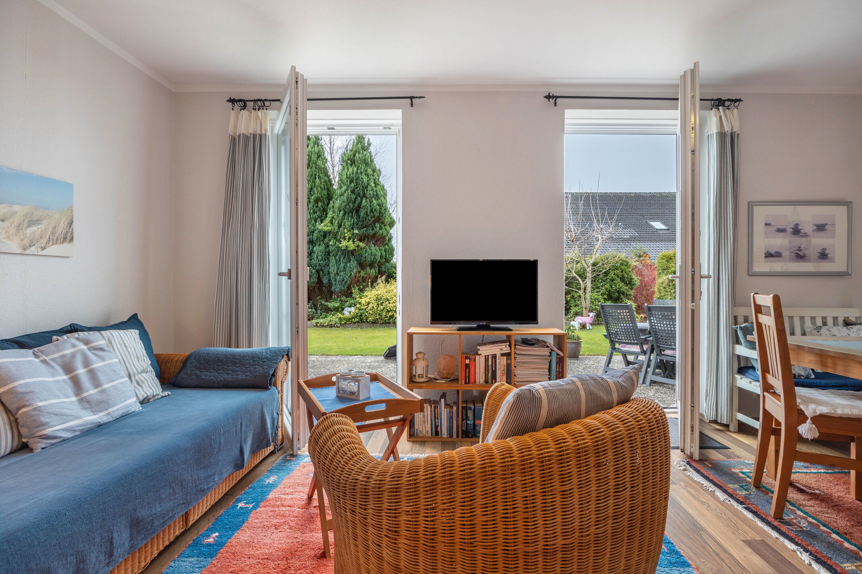 Fernseher, Kamin, DVD-Player, Stereoanlage