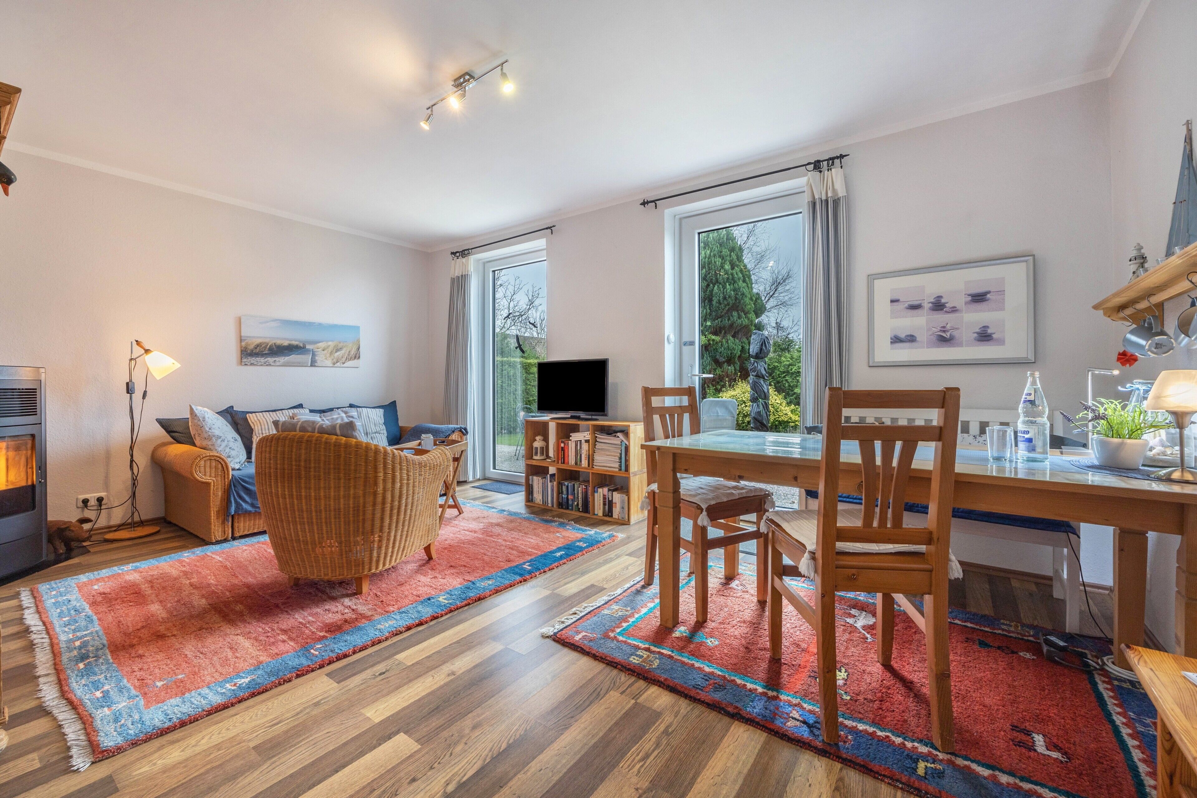 TV, lareira, DVD player, aparelho de som