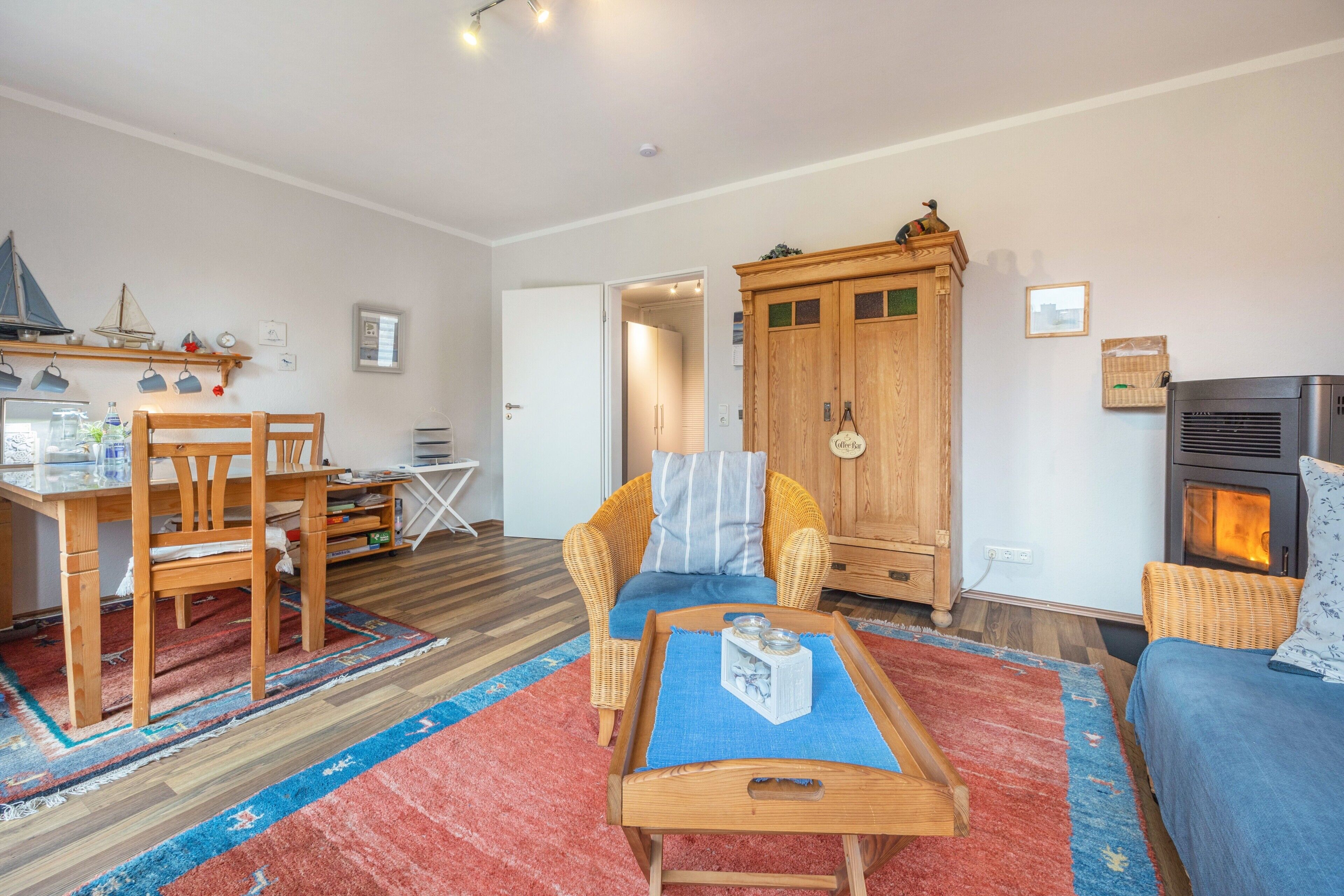 TV, lareira, DVD player, aparelho de som