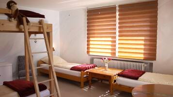 3 quartos, ferros/tábuas de passar roupa, Wi-Fi de cortesia