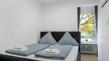 2 slaapkamers, een strijkplank/strijkijzer, gratis wifi, beddengoed