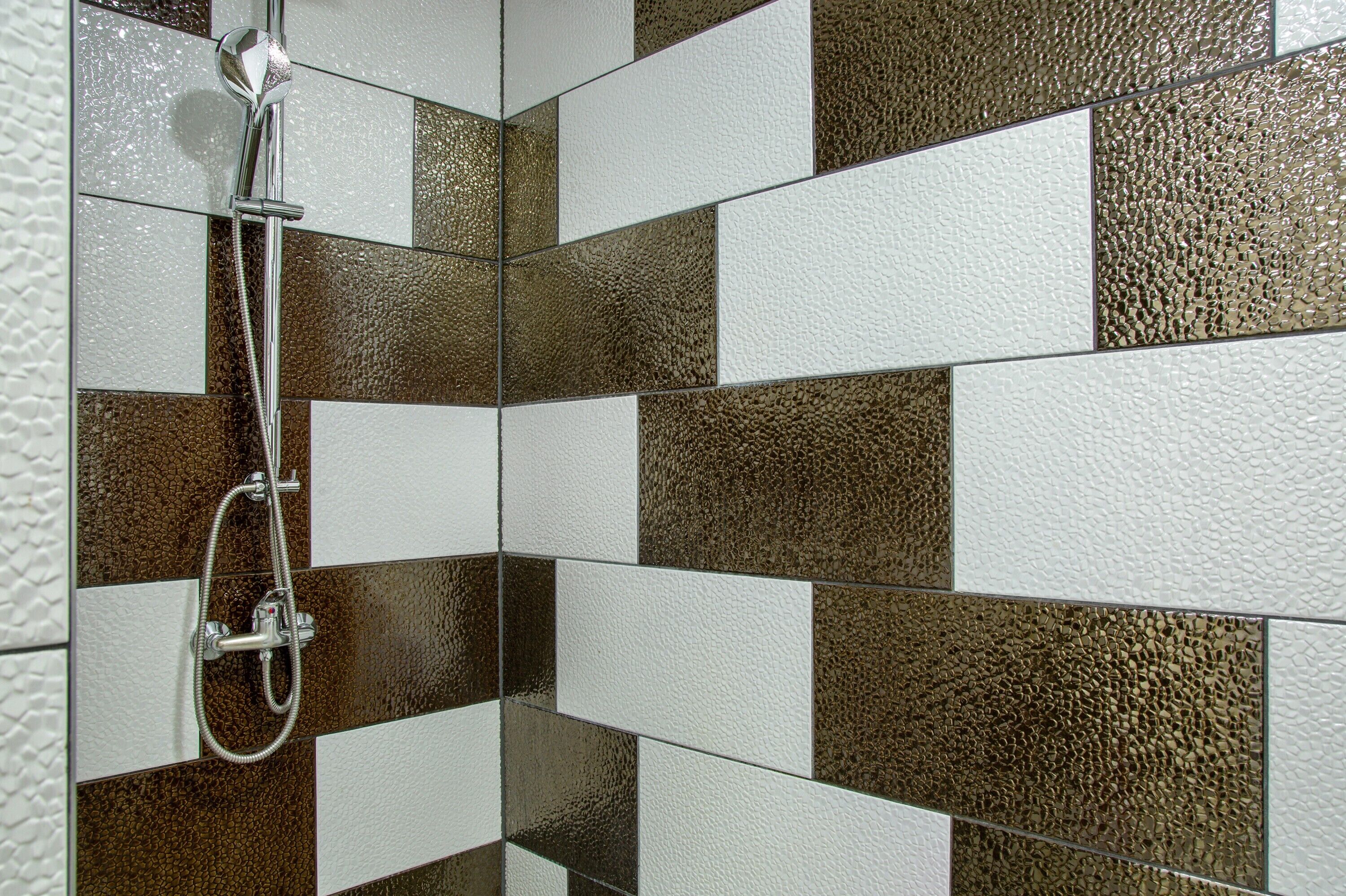 Douche, sèche-cheveux, serviettes fournies