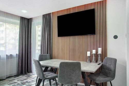 Ferienwohnung 'Modern Apartments Neuburg 8' mit Parkplatz, Balkon und Wi-Fi