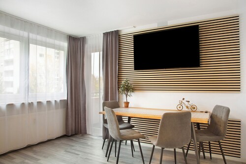 Ferienwohnung 'Modern Apartments Neuburg 6' mit Parkplatz, Balkon und Wi-Fi