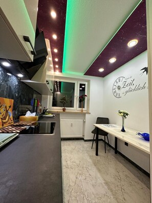 Dining - Apartment 'Neuburg 4 - New' with Balcony and Wi-Fi (Neuburg an der Donau)
