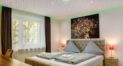 Ferienwohnung 'Modern Apartments Neuburg 2' mit Parkplatz, Balkon und Wi-Fi
