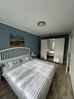 1 bedroom, free WiFi, bed sheets