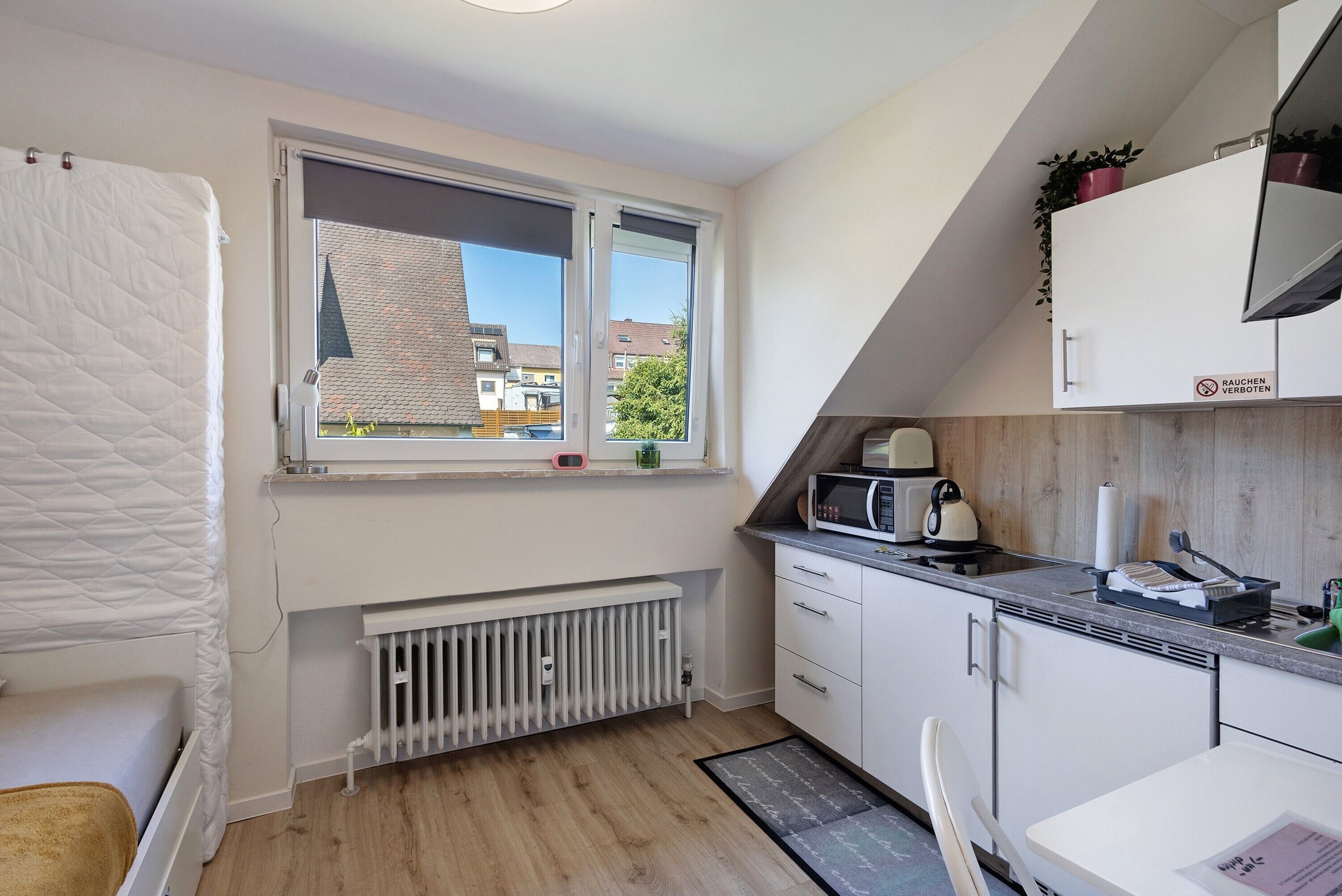 Fridge, microwave, stovetop, electric kettle