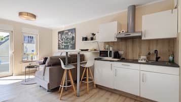 Fridge, microwave, stovetop, electric kettle