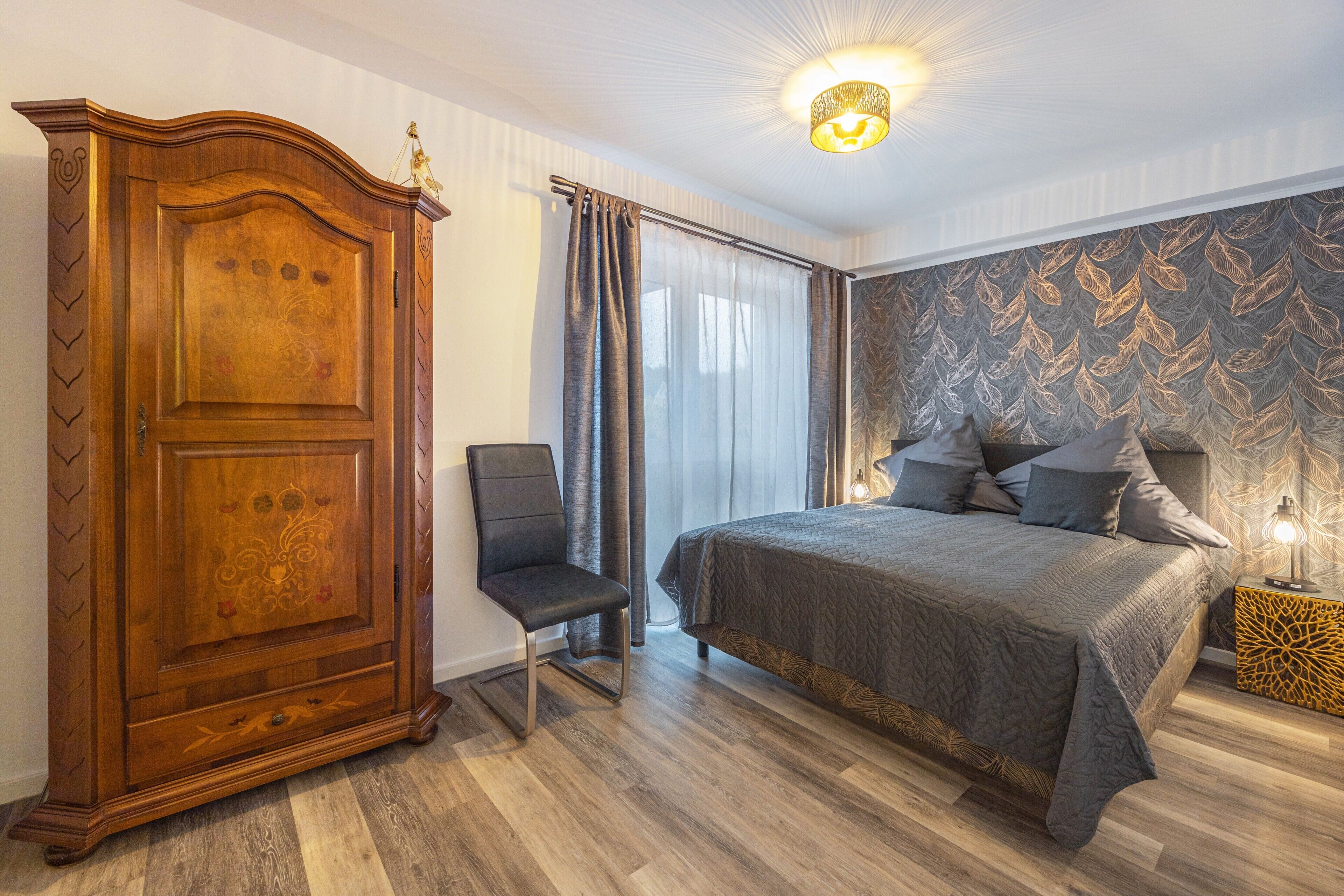 1 habitación, tabla de planchar con plancha, wifi y ropa de cama 