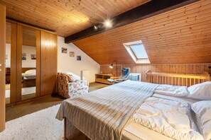 3 bedrooms, free WiFi, bed sheets - Apartment 'Ferienwohnung 27 Sandbank, 80 Qm' with Sea View, Balcony and Wi-Fi (Wangerland)