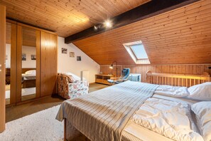 3 bedrooms, free WiFi, bed sheets