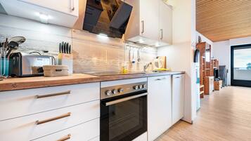 Kühlschrank, Ofen, Herdplatte, Geschirrspüler