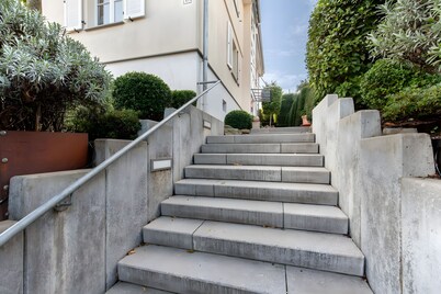 Room 'Taunus-Zimmer Skyline-Blick' with Wi-Fi