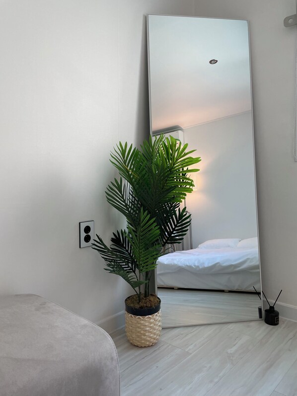 Laptop workspace, free WiFi - Stayhere (Busan)