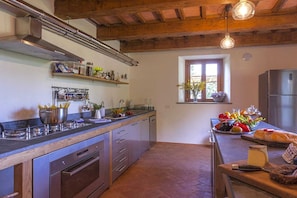 Refrigerador, horno, parrilla de estufa y lavavajillas 