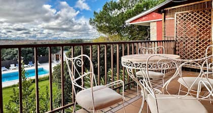 Apartment in Galapagar with Pool and Garden