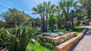 Property grounds - Premium tent lodge for family (Tarragona)