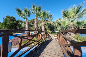 Property grounds - Premium tent lodge for family (Tarragona)