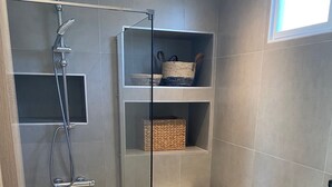 Unclassified image, 4 of 19, button - Room-cactus Suberb Suite With Private Po (Skiathos)