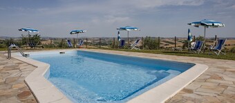 Farmhouse in Marche with Pool & Wine Tours