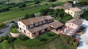 Unclassified image, 2 of 37, button - Apartment in Marche with Pool & Wine Tours (Montecarotto)
