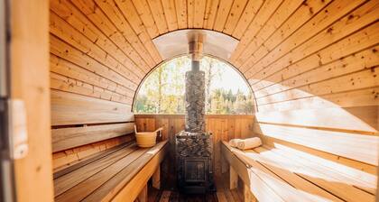 Une charmante maison de vacances avec piscine.