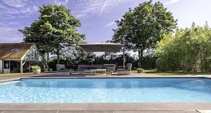 Charming villa with a wonderful swimming pool in Bellegem.