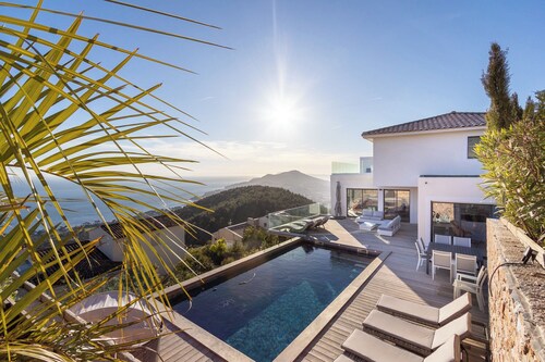 Villa Vue Mer La Californie – Face aux îles d’Or