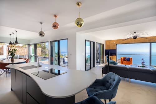 Deluxe Villa, Sea View | Living area