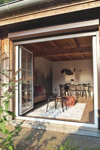 6P wooden house + garden on the Elbe dike | modern, close to nature, family & dog-friendly