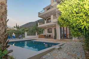 Piscina a l'aire lliure