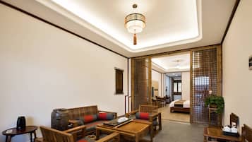 Standard Suite | 1 bedroom, desk, free WiFi