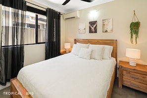 4 habitaciones, tabla de planchar con plancha y cuna de viaje