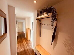 Interior - Beautifully furnished apartment by Wembley Stadium (Wembley)