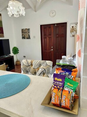 House, 1 Bedroom, Patio | Living room - The Tree House - by Zenbreak (Workmans)