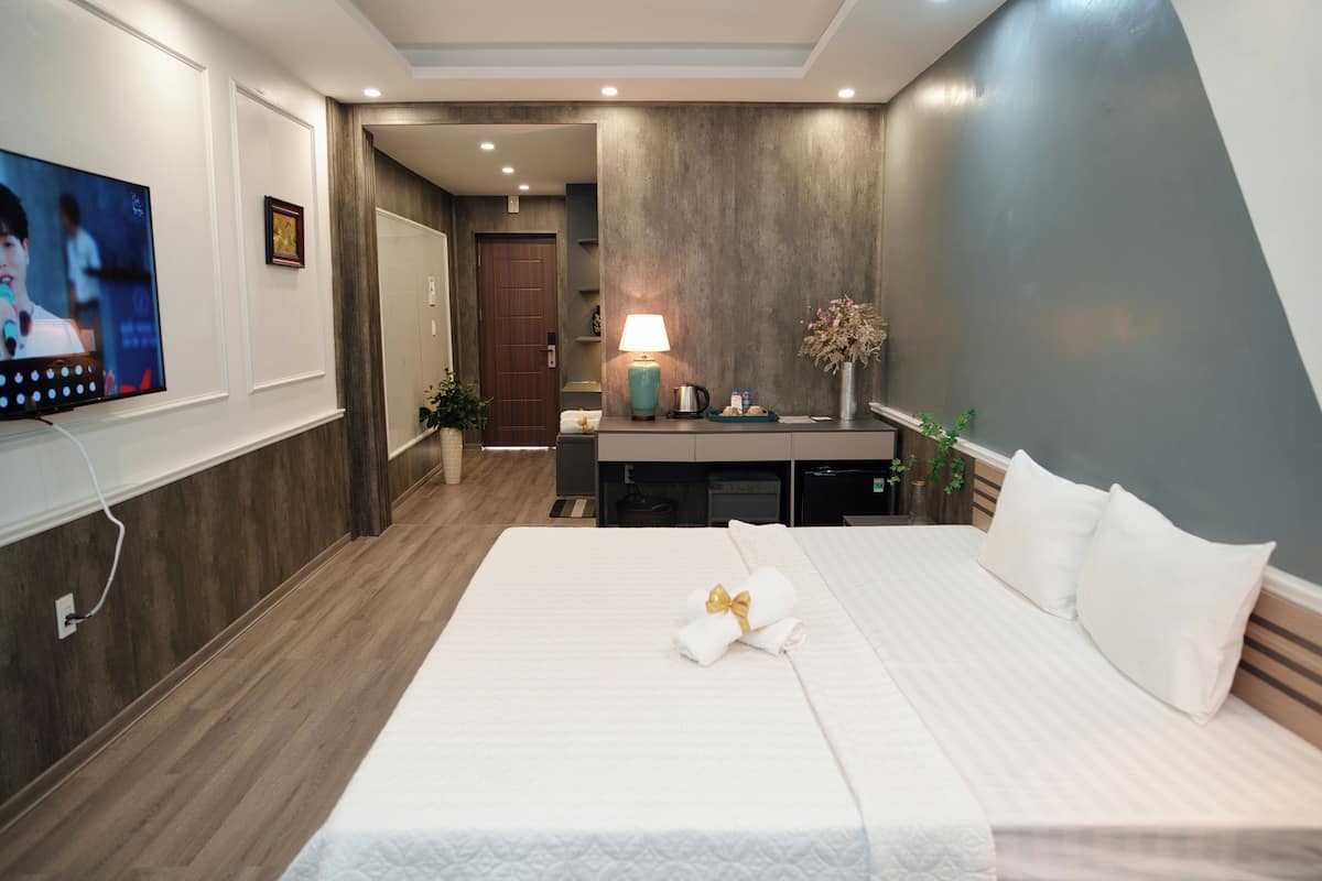 Deluxe Double Room | Desk, blackout curtains, free WiFi