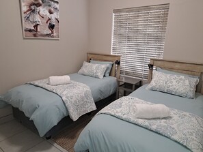 2 室のベッドルーム、WiFi、ベッドシーツ