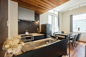 Villa, 3 Bedrooms, Non Smoking, Kitchen | Private kitchen | Electric kettle - VILLA Naebo Sapporo Beer Park Hocance (Sapporo)