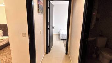 Apartment, 2 Bedrooms, Accessible, Mountain View | Interior