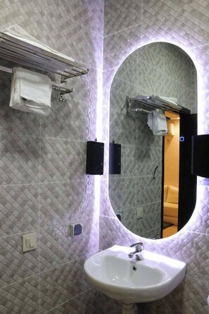 Leilighet, 2 soverom, tilgjengelighetstilpasset, fjellutsikt | Bad