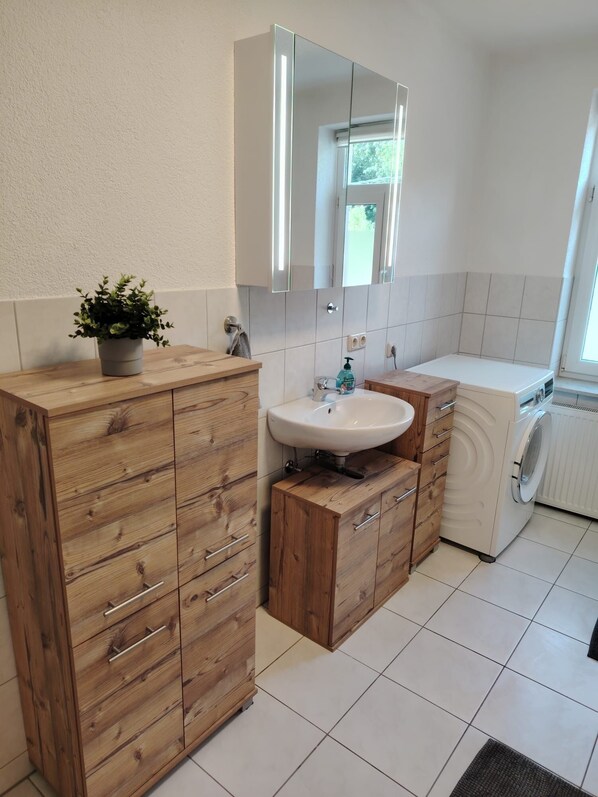 Interior - Quiet time-out with central connection (Striegistal)