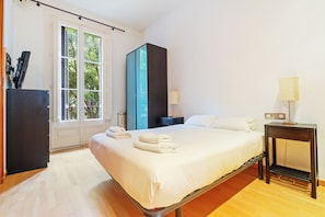 2 chambres, bureau, fer et planche à repasser, Wi-Fi