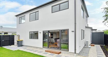 Brand-new, townhouse - walking distance to Westfield Mall